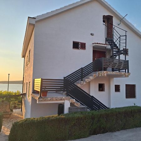 Apartments Cetiri Sestrice Novigrad  Buitenkant foto