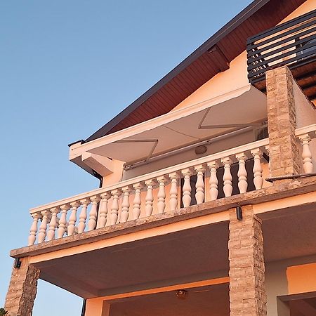 Apartments Cetiri Sestrice Novigrad  Buitenkant foto