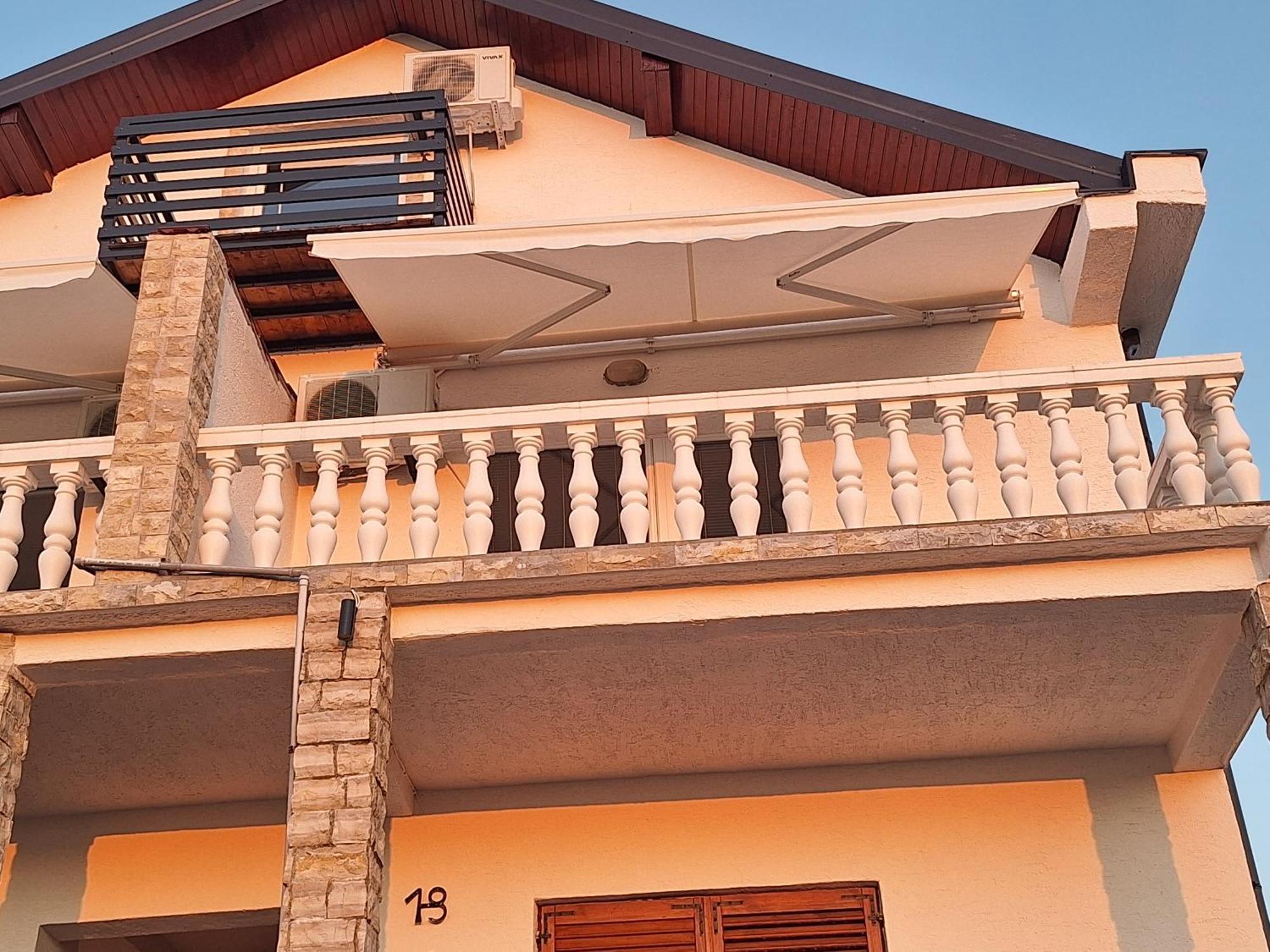 Apartments Cetiri Sestrice Novigrad  Buitenkant foto